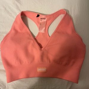 Bo&tee sports bra